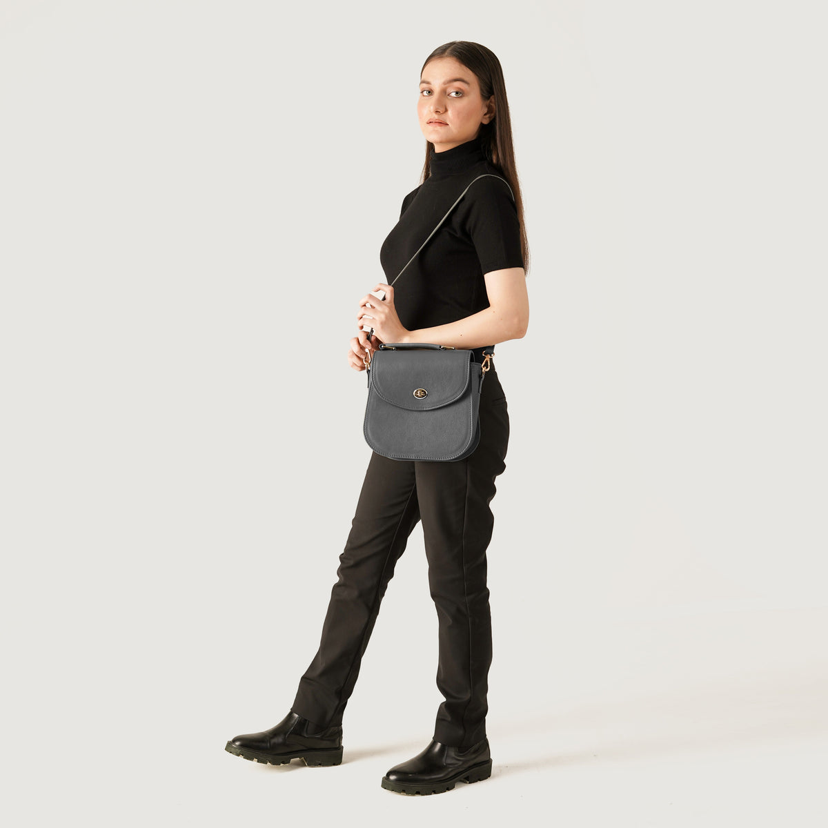 
The Sandra Leather Saddle Bag – alternate product view 8