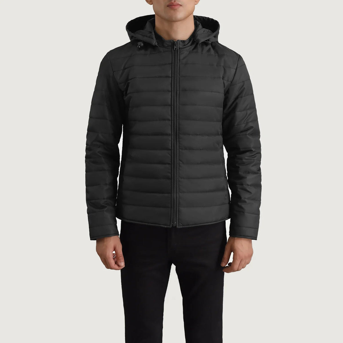 Dettaglio ravvicinato of Classic Collar &amp; Zipper Hardware on Tyler Nero Hooded Puffer Giacca in Pelle da Uomo