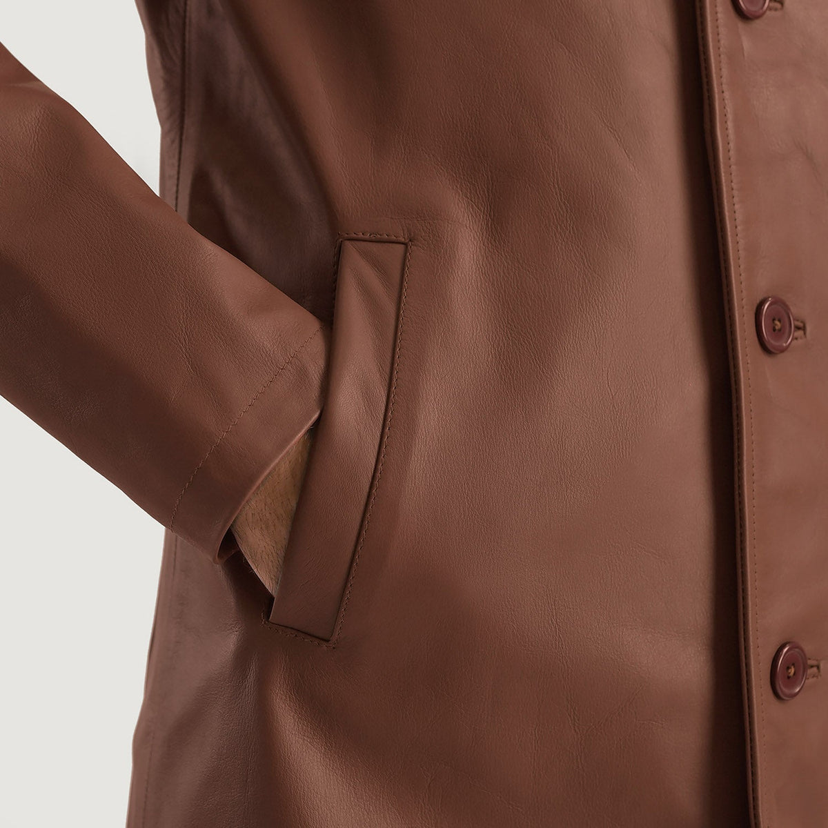 Vista interna Showing Quilted Polyester Lining &amp; Dual Inside Utility Storage Pockets