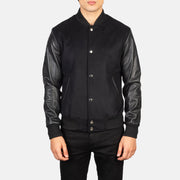 Dettaglio ravvicinato of Varsity &amp; Snap Buttons Hardware on Men's Vaxton Nero Hybrid Varsity Giacca in Pelle da Uomo