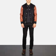 
Vaxton Brown Hybrid Varsity Jacket - Vista laterale che mostra il taglio ergonomico delle maniche