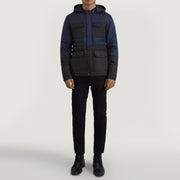 
Wayne Nero & Blu Hooded Puffer Giacca in Pelle da Uomo - Vista laterale che mostra il taglio ergonomico delle maniche