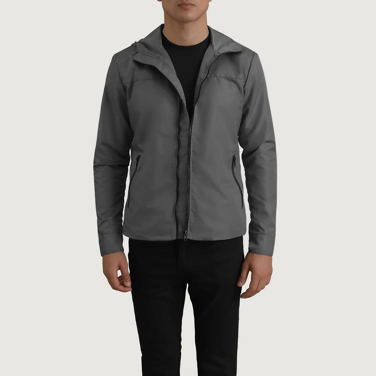 
Wesley Grigio Hooded Windbreaker Giacca in Pelle da Uomo in Grey Full-Grain Leather - Vista frontale e silhouette sartoriale | Acquista online