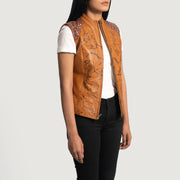 
Tan Brown Sheepskin Dip &Amp; Dye Leather Vest - Vista posteriore con spalle definite e orlo pulito