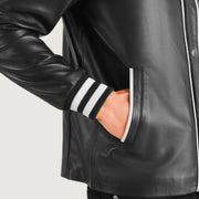 Vista interna Showing Quilted Polyester Lining &amp; Dual Inside Utility Storage Pockets
