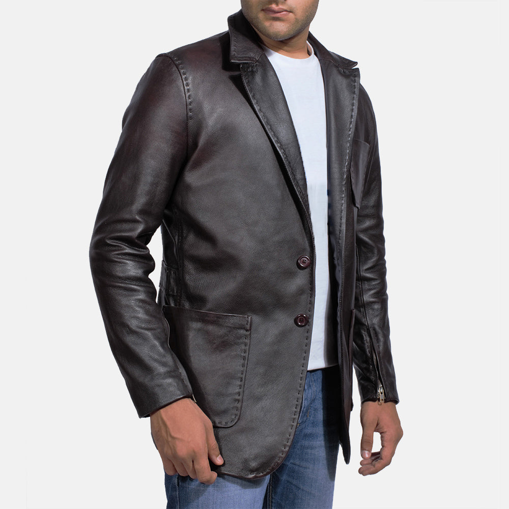 Dettaglio ravvicinato of Notch &amp; Button Hardware on Men's Wine Nero Blazer in Pelle in Pelle da Uomo