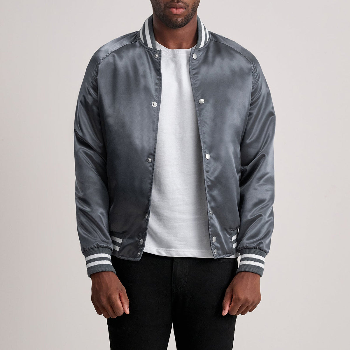 Xander Grigio Varsity Giacca in Pelle da Uomo - Lateral Side Profile View Showing Sleeve Cut &amp; Athletic Taper Fit