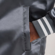 Vista interna Showing Quilted Polyester Lining &amp; Dual Inside Utility Storage Pockets