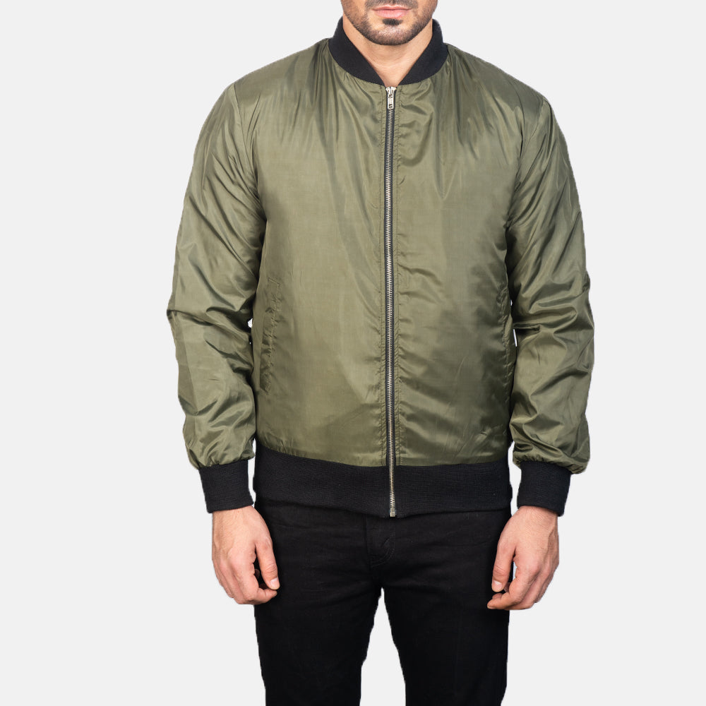 Dettaglio ravvicinato of Varsity &amp; Zipper Hardware on Men's Zack Verde Bomber in Pelle da Uomo